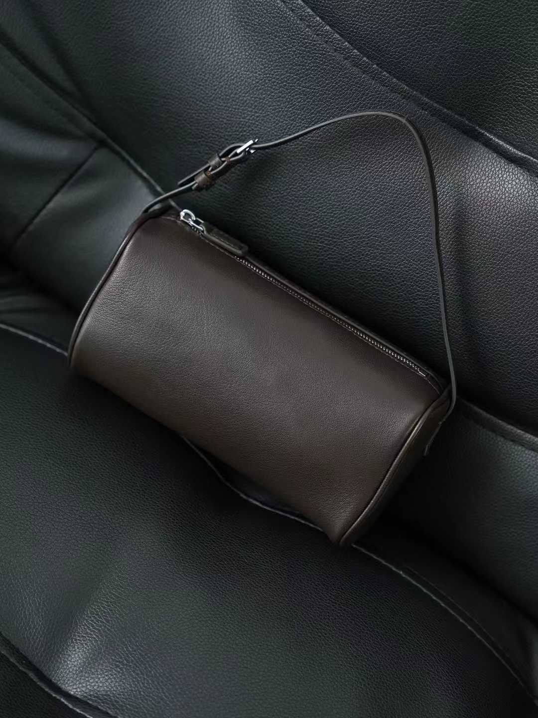 Women's First Layer Cowhide Pencil Message Simple Women's Leather Bag
