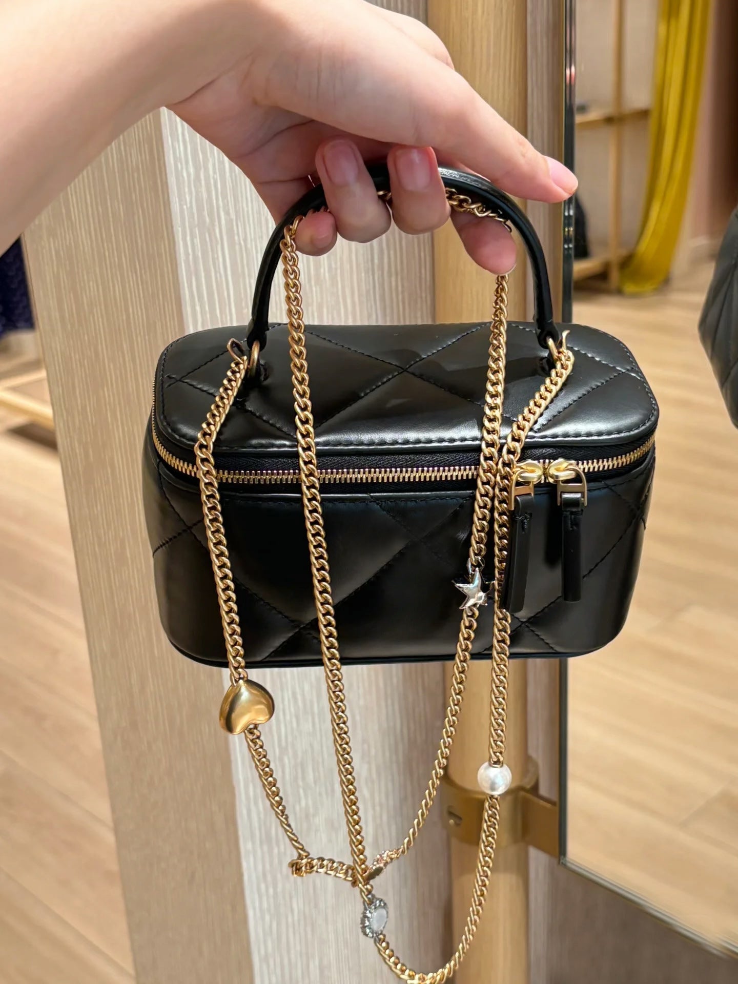 Cowhide Fashion Sheepskin Box Chain Lightweight Cosmetic Bags