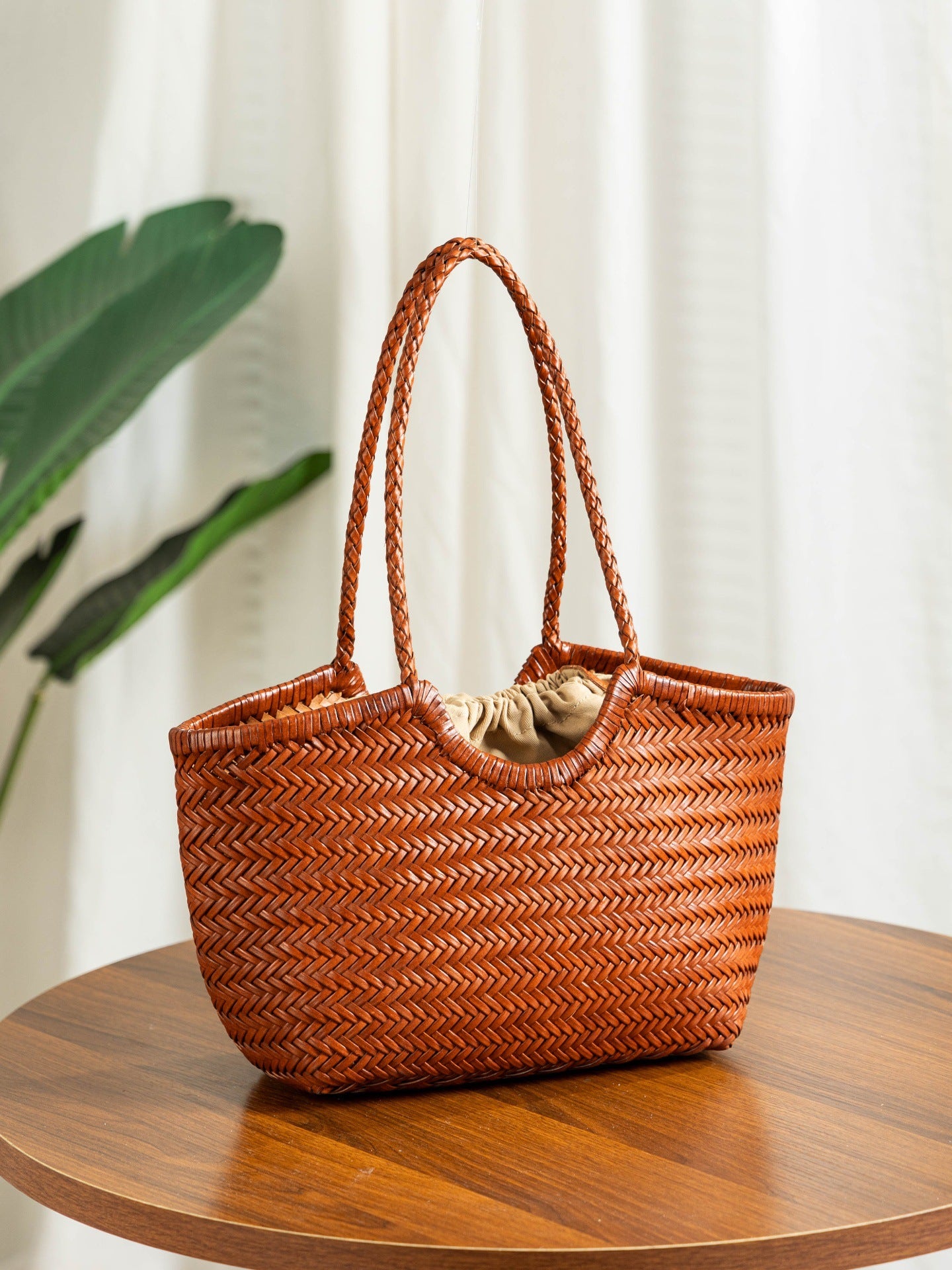 Women's Retro Woven Authentic Leather Weave Vegetable Women's Handbag