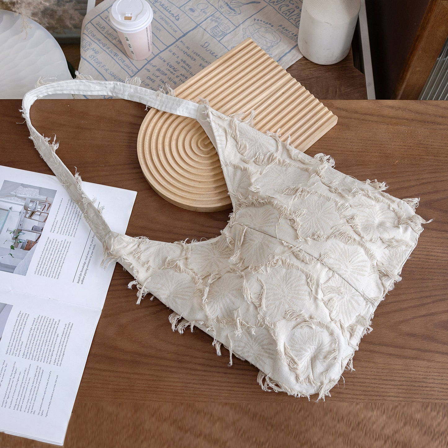 Women's French Retro Tassel Large Capacity Linen Canvas Ethnic Bags