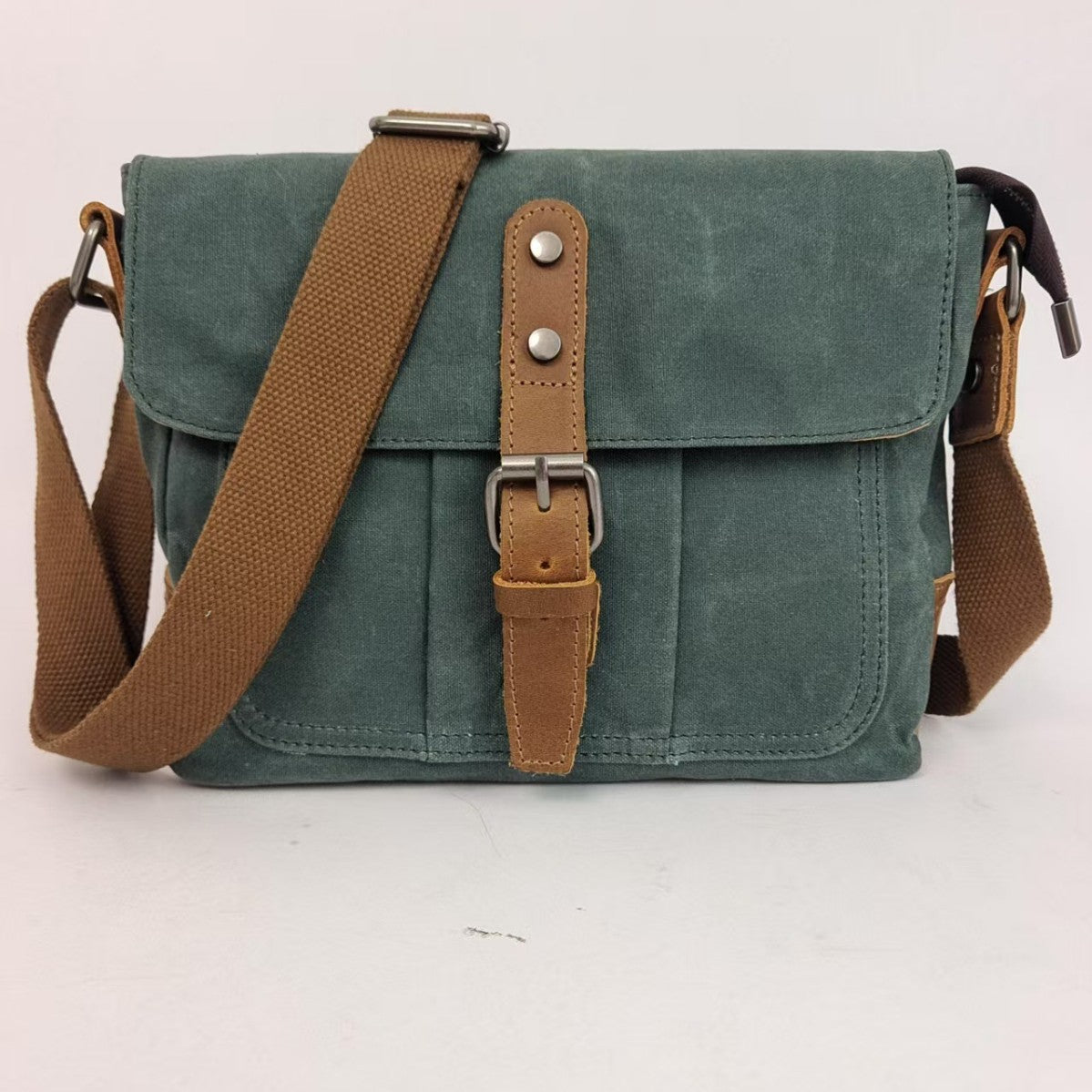 Men's Retro Motorcycle Simple Batik Waterproof Canvas Men's Shoulder Bag