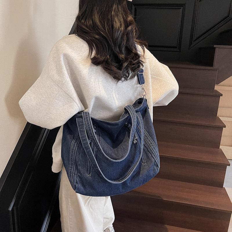 Women's Fashionable Camp Simple Large Capacity Women's Messenger Bag