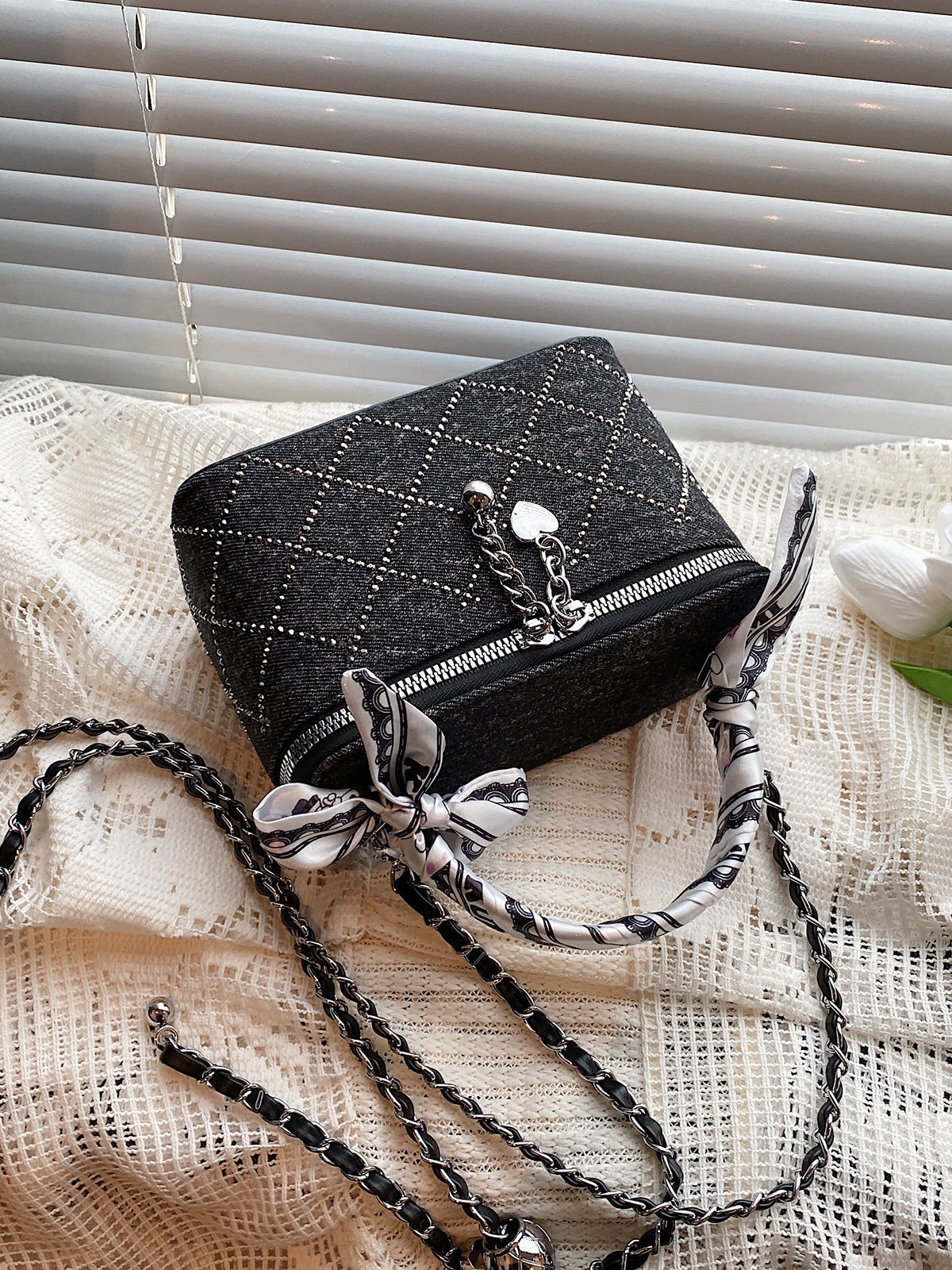 Women's Popular Niche Rhinestone Fashion Chain Portable Small Square Bag