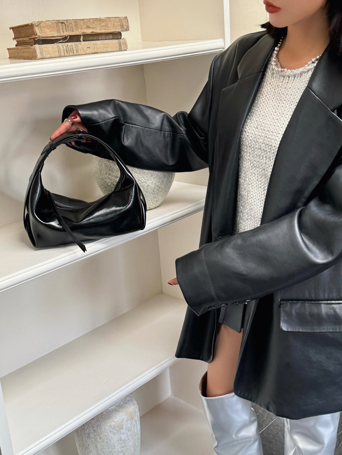 Women's Genuine Leather Dumplings Underarm High-grade Light Women's Messenger Bag