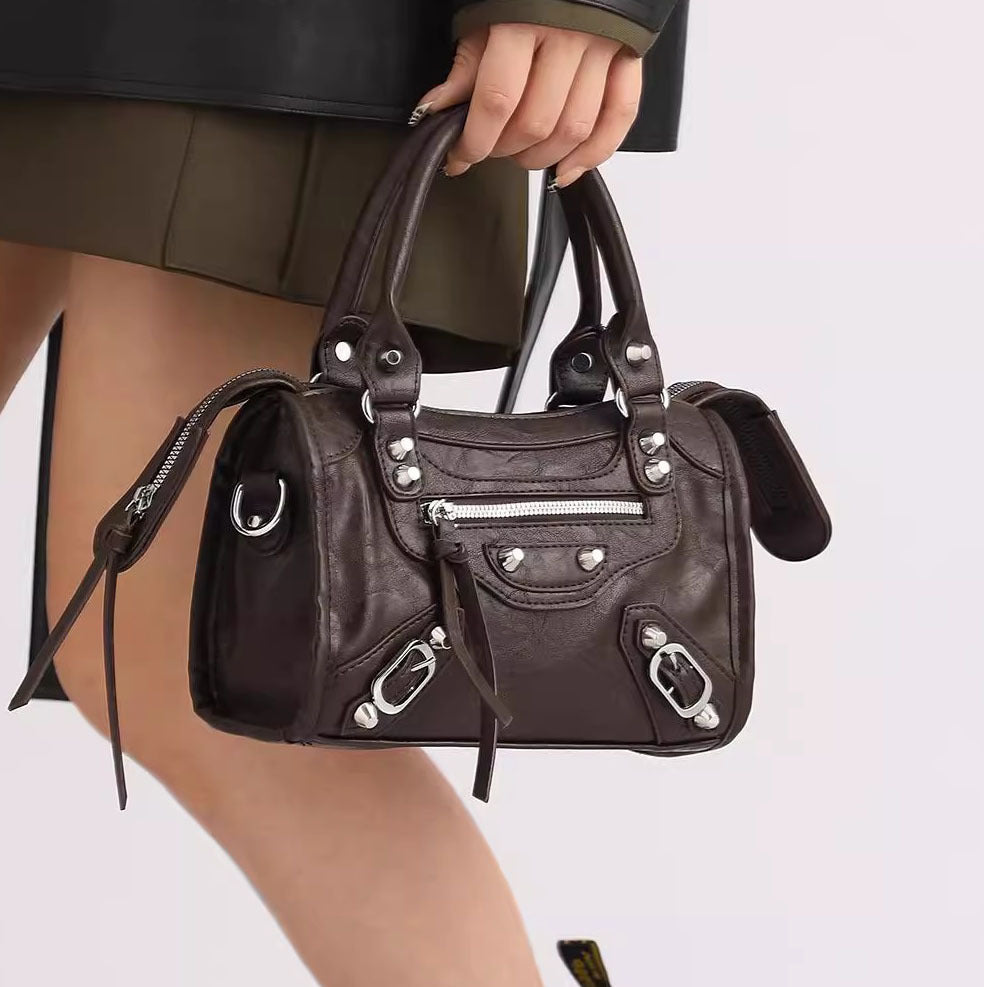 Women's Fashion Hot Portable Motorcycle Design Rivet Women's Messenger Bag