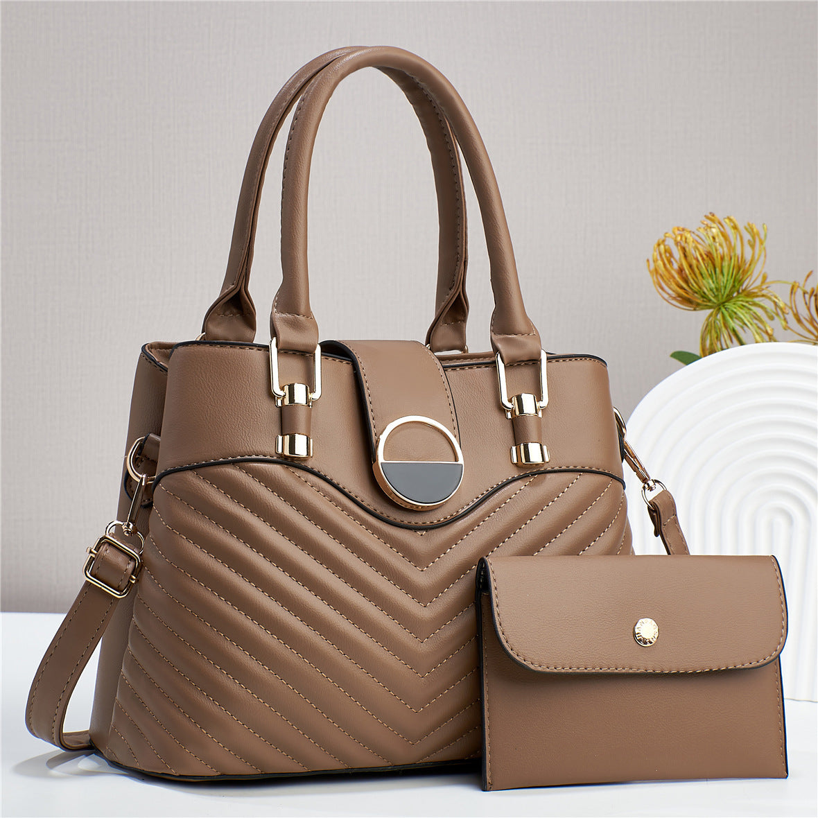 Women's Embroidered Portable Large Capacity Elegant Mother Fashion Women's Shoulder Bag