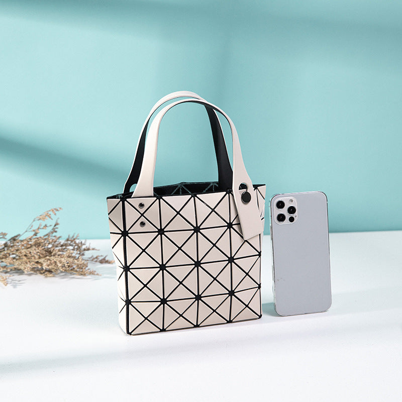 Women's Simple Rhombus Stitching Geometric Folding Commuter Chain Handbags