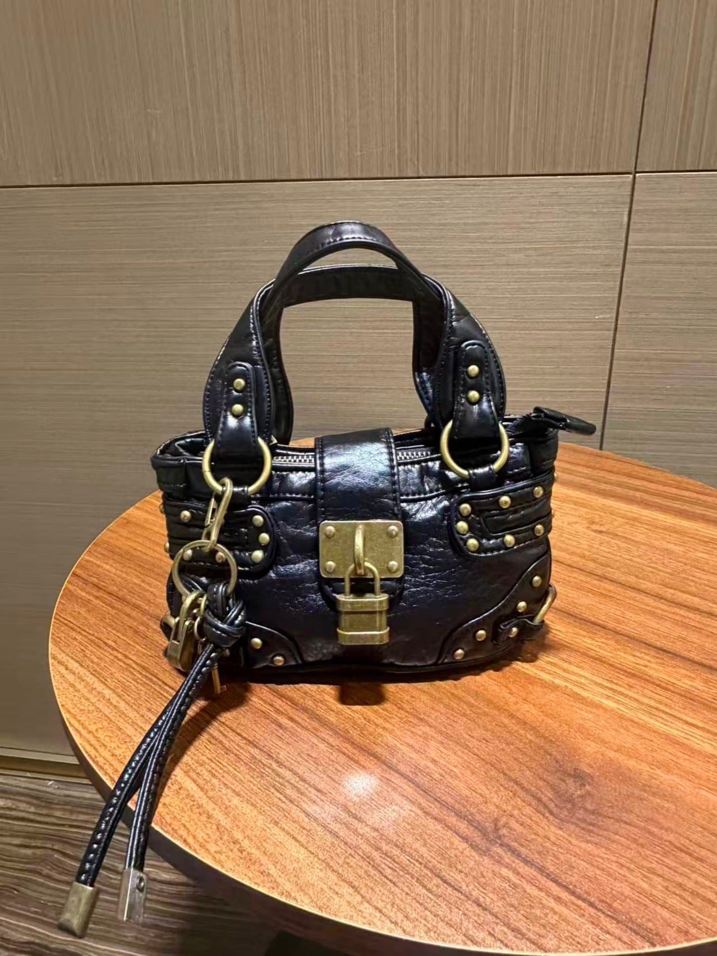 Female Design Ancient Motorcycle Hot Bum Women's Messenger Bag