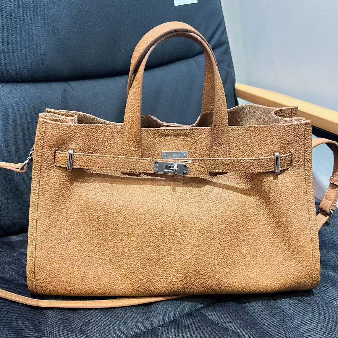 Women's Cowhide Leather Kelly Large Capacity Bags
