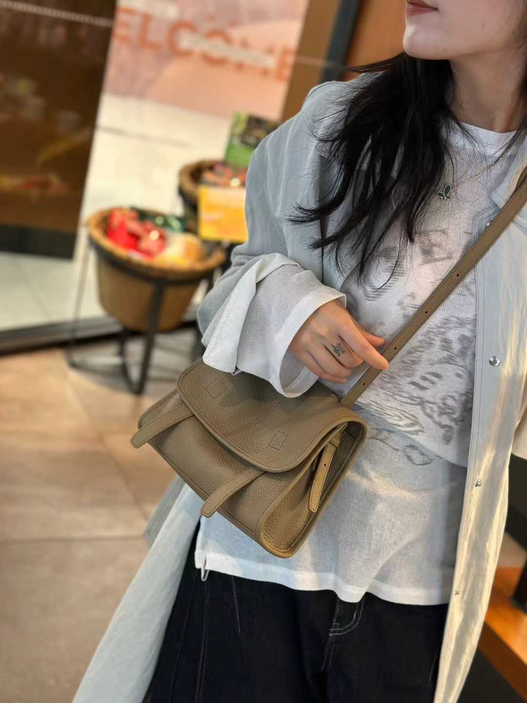 Women's Retro Flip Minimalist Underarm Commuter Women's Shoulder Bag