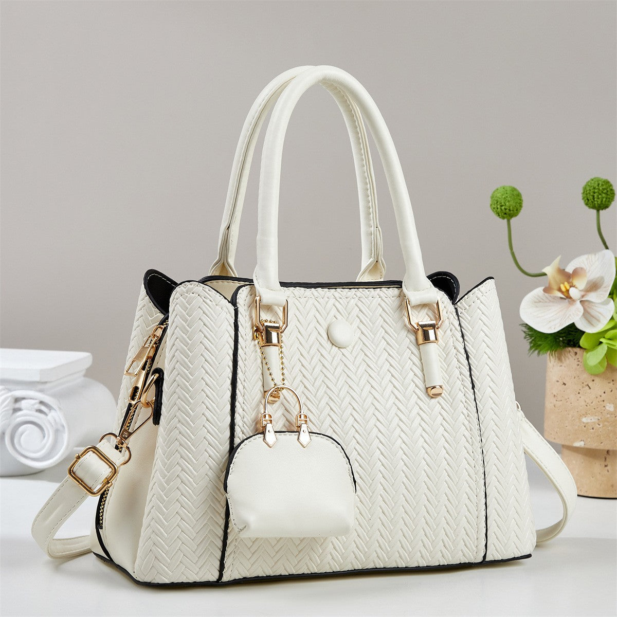 Women's Fashionable Trend Western Style Sense Large Capacity Bags
