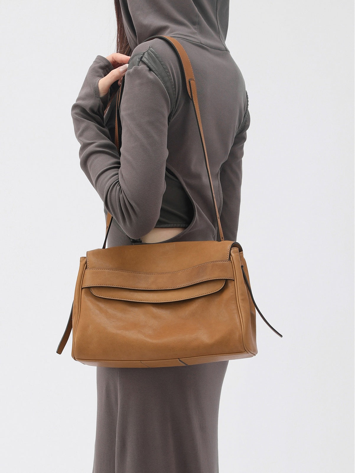 Women's Niche Free Retro Commuter Large Capacity Versatile Women's Messenger Bag