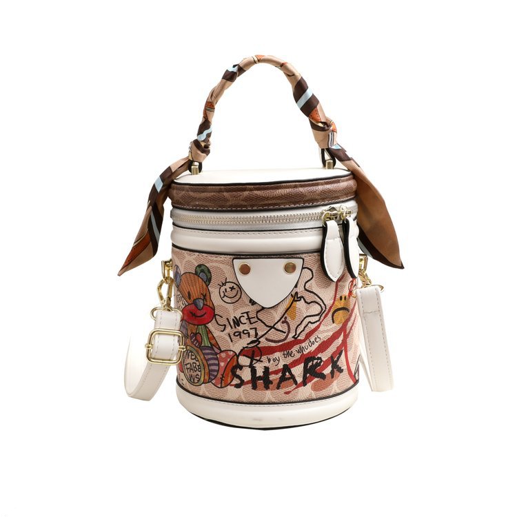 Women's Bear Iti Round Trendy Stylish Textured Women's Shoulder Bag