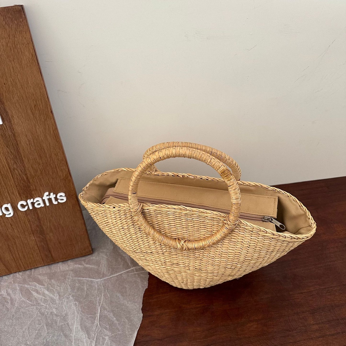 Women's Straw Woven Trendy Portable Fashion Leisure Seaside Women's Handbag
