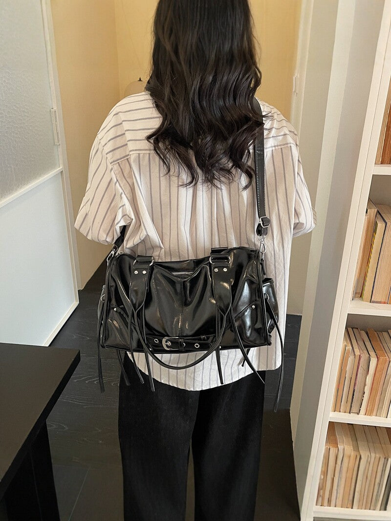 Women's Style Retro Large Capacity Fashion Commuter Shoulder Bags