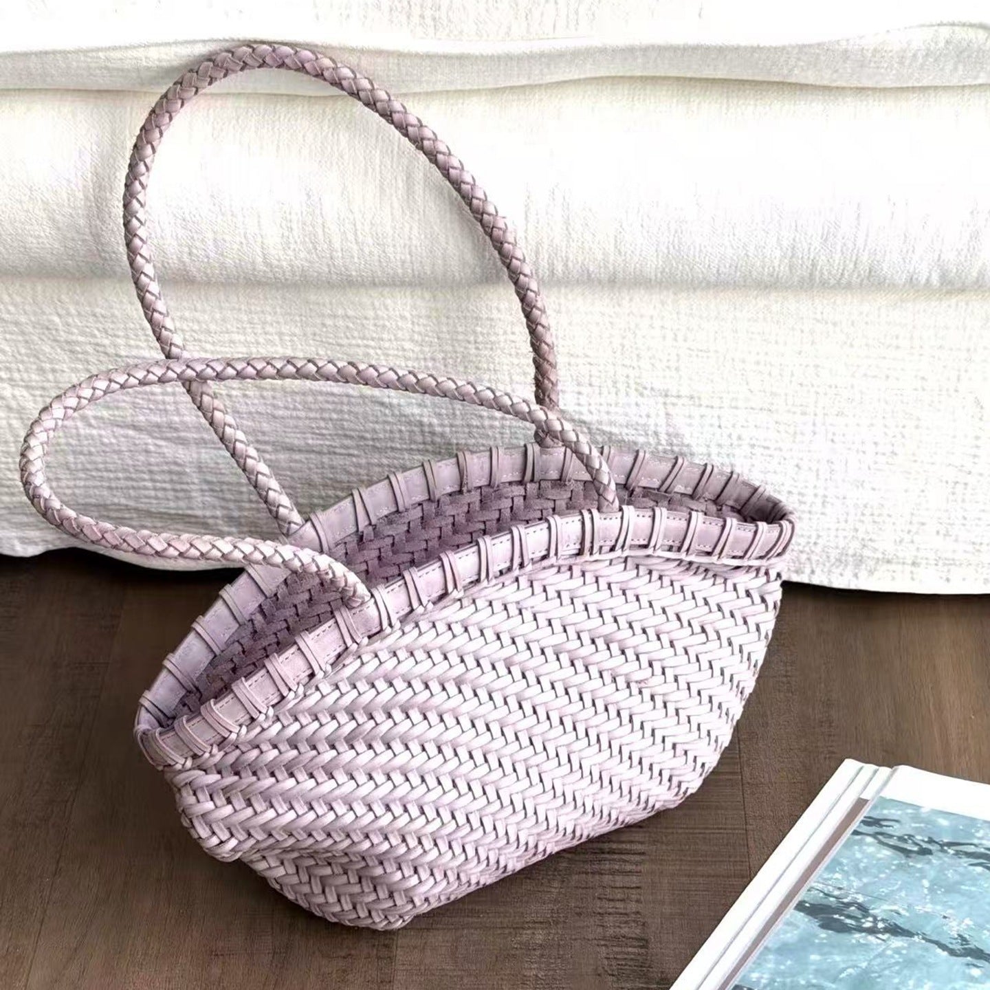 Women's Waxed Leather Hand-woven Underarm Shell Commute Leisure Holiday Women's Shoulder Bag