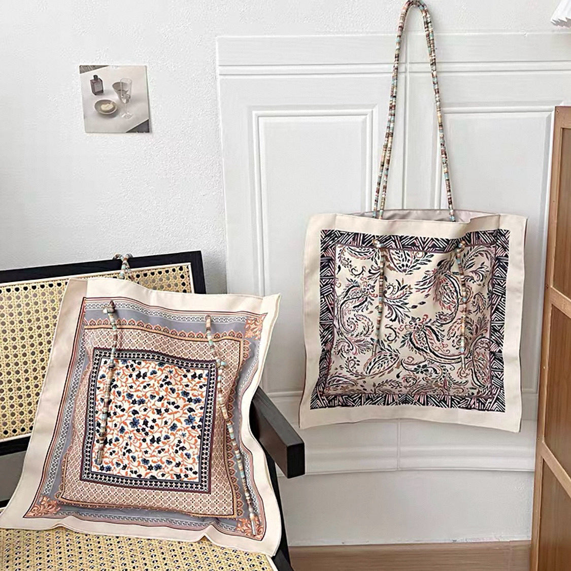Large Capacity Duplex Printing Elegance Retro Women's Messenger Bag