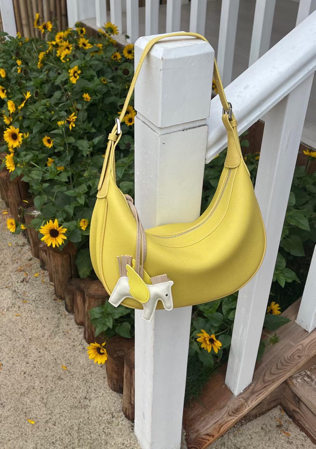 Women's First Layer Cowhide Selenodont Commute Underarm Bags