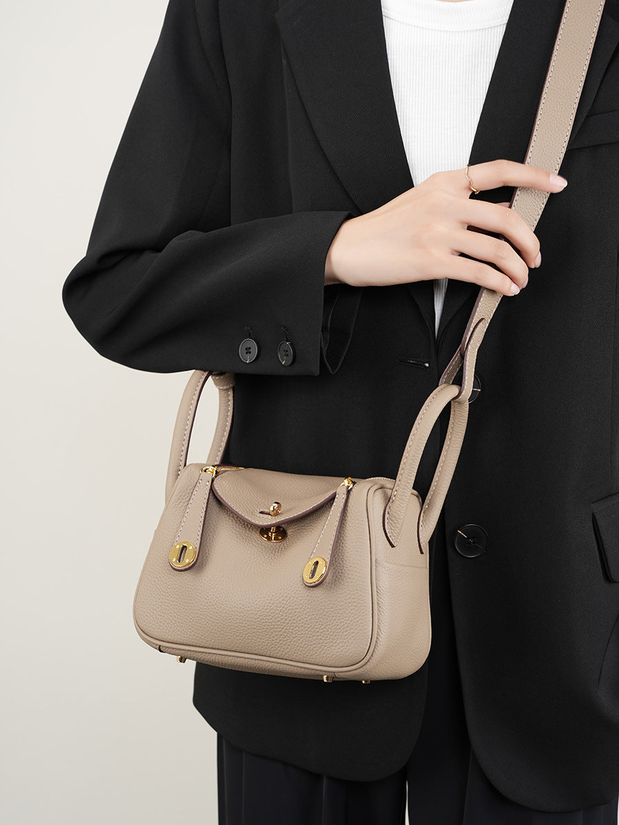 Women's First Layer Cowhide Fashionable Commuter Portable Bags