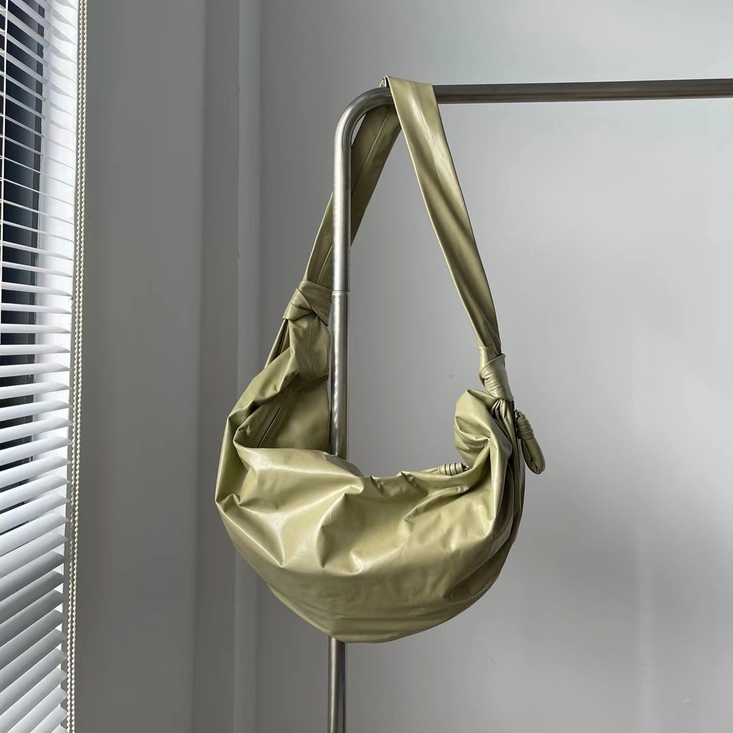 Unisex Cowhide Simple Paper Leather Croissant Women's Messenger Bag