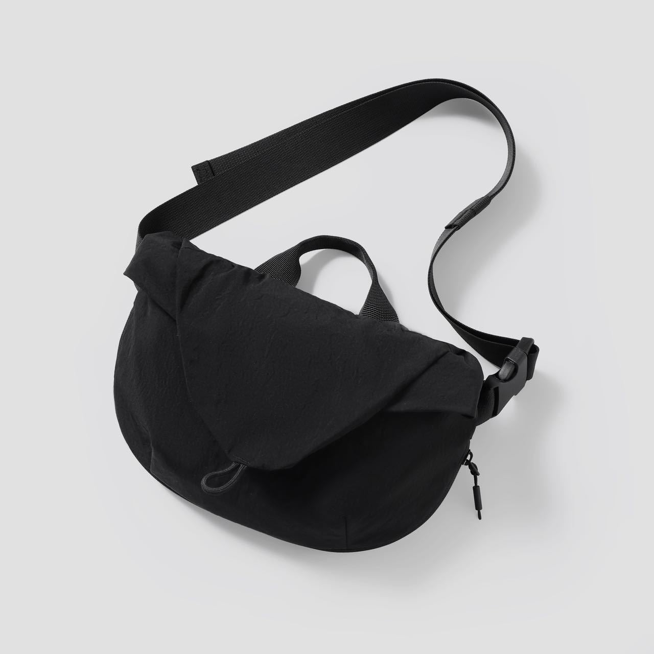 Leisure Style Lightweight Waterproof Couple Nylon Magnetic Suction Men's Chest Bag