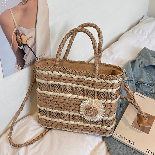 Women's Hand-woven Holiday Straw Large Capacity Vegetable Women's Messenger Bag