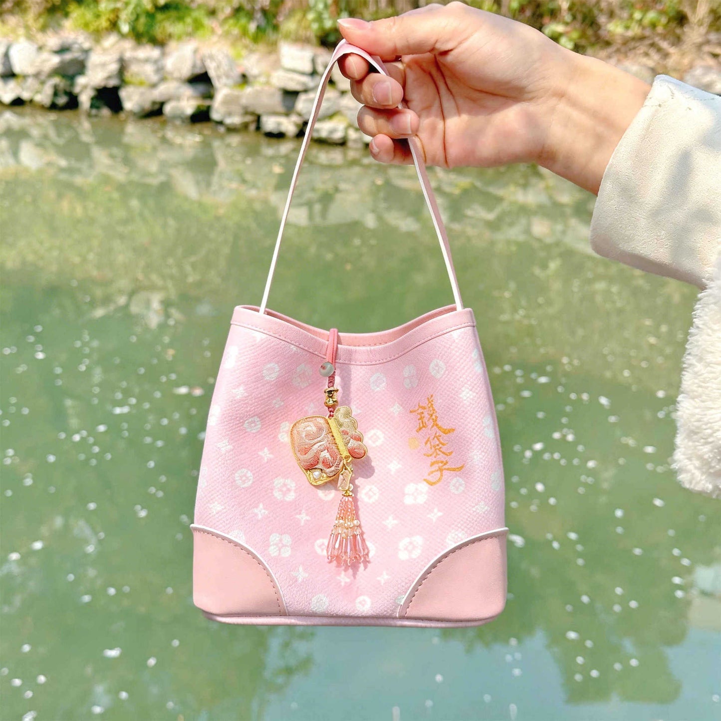 Trouble March Limited Cherry Blossom Powder Rich Flower Portable Lady Small Square Bags