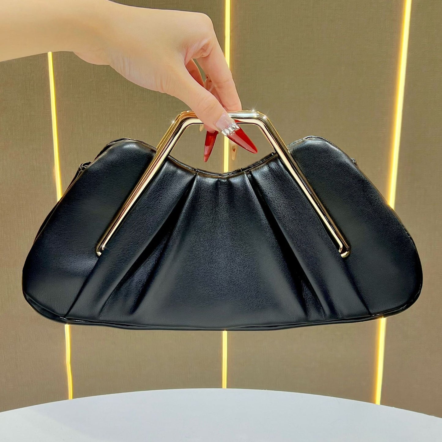 Cool Women's Fashion Pleated Niche Clutch Handbags