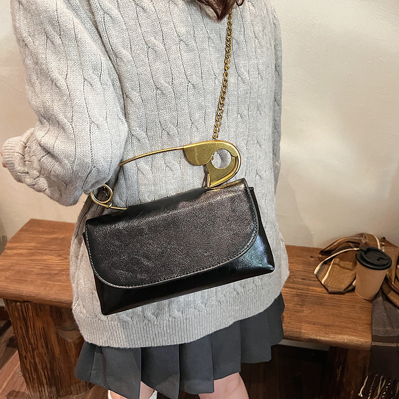 Winter High-grade Retro Pin Fashionable Chain Shoulder Bags