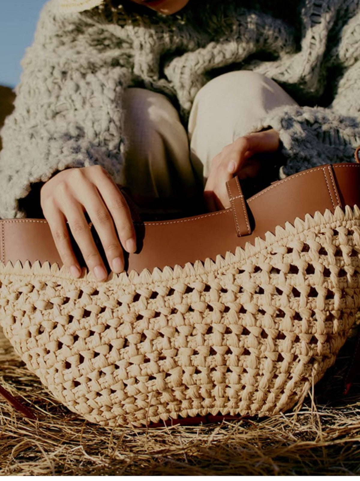 Women's Retro Artistic Fashion Large Capacity Straw Woven Handbags