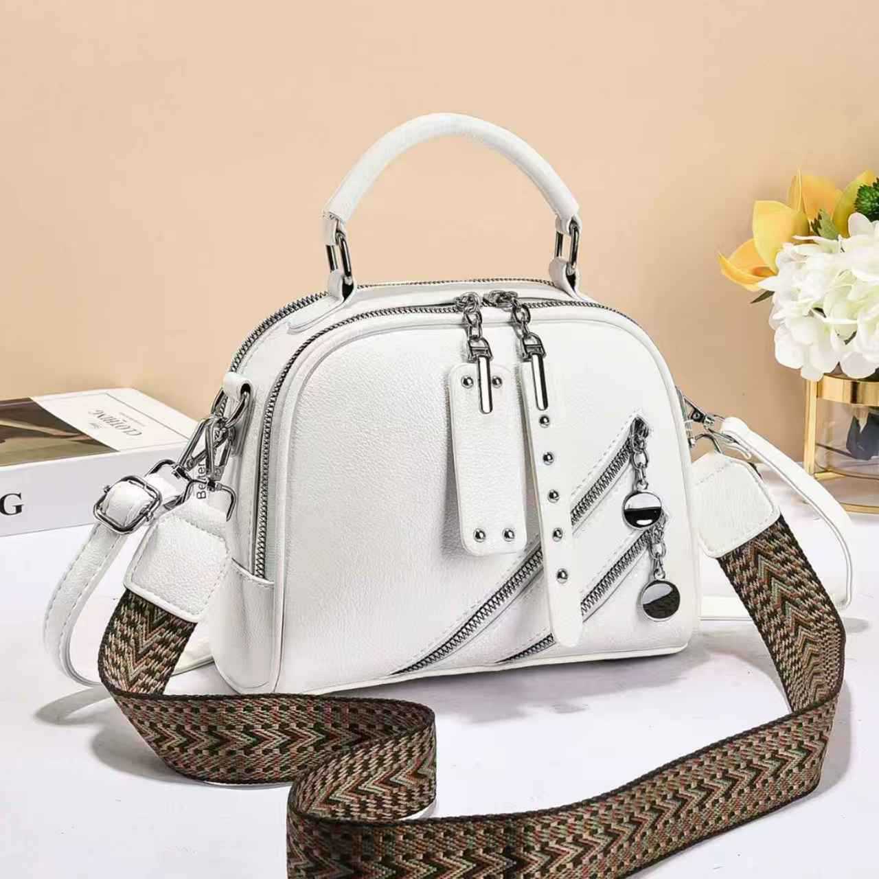 Women's High-grade Fashionable Practical Large Capacity Women's Handbag