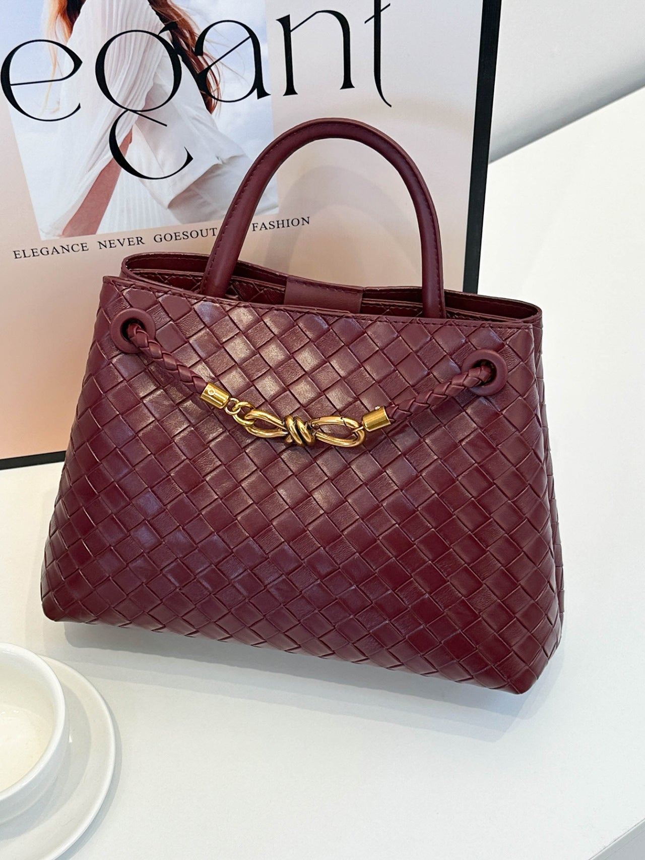 Women's Metal Cord Fastener Woven Niche Advanced Women's Messenger Bag
