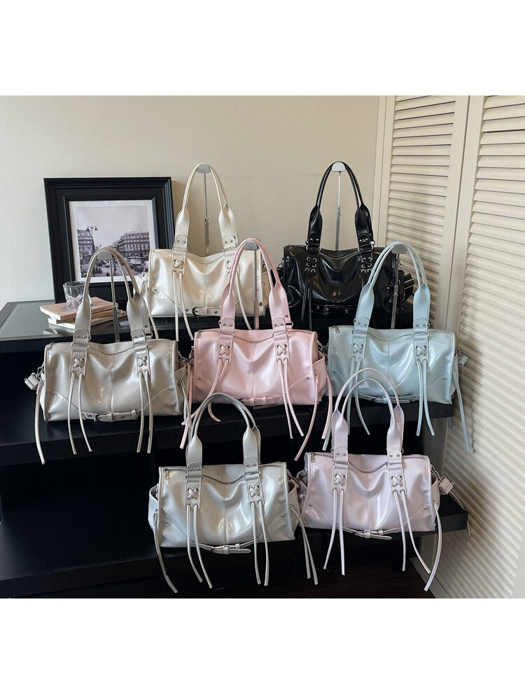 Women's Style Retro Large Capacity Fashion Commuter Shoulder Bags