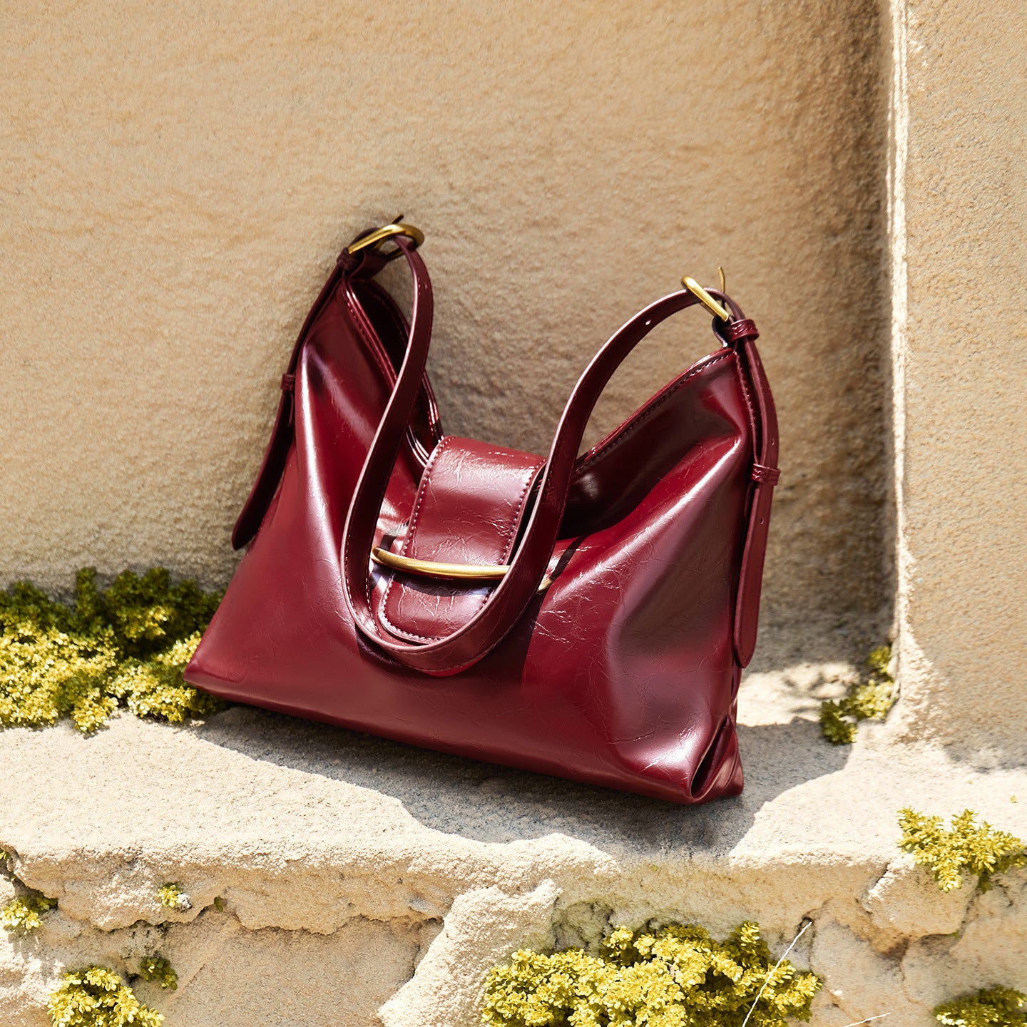 High-grade Female Western Style Textured Fashion Shoulder Bags
