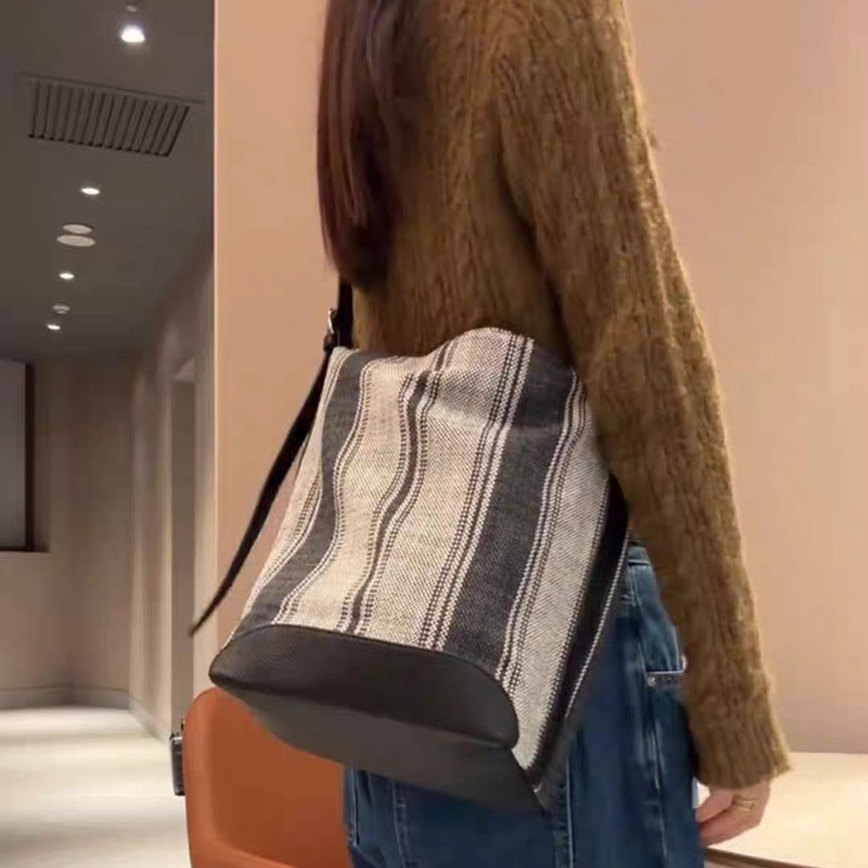 High Sense Idle Style Vintage Stripe Women's Shoulder Bag