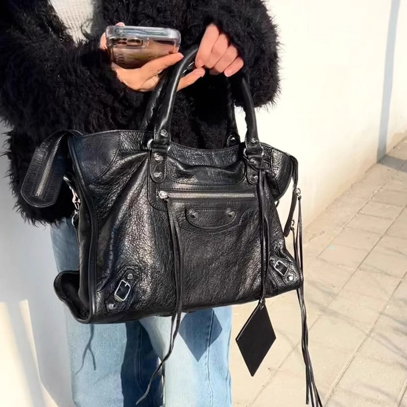 Paris Rivet Motorcycle Hot High-grade Large Women's Messenger Bag