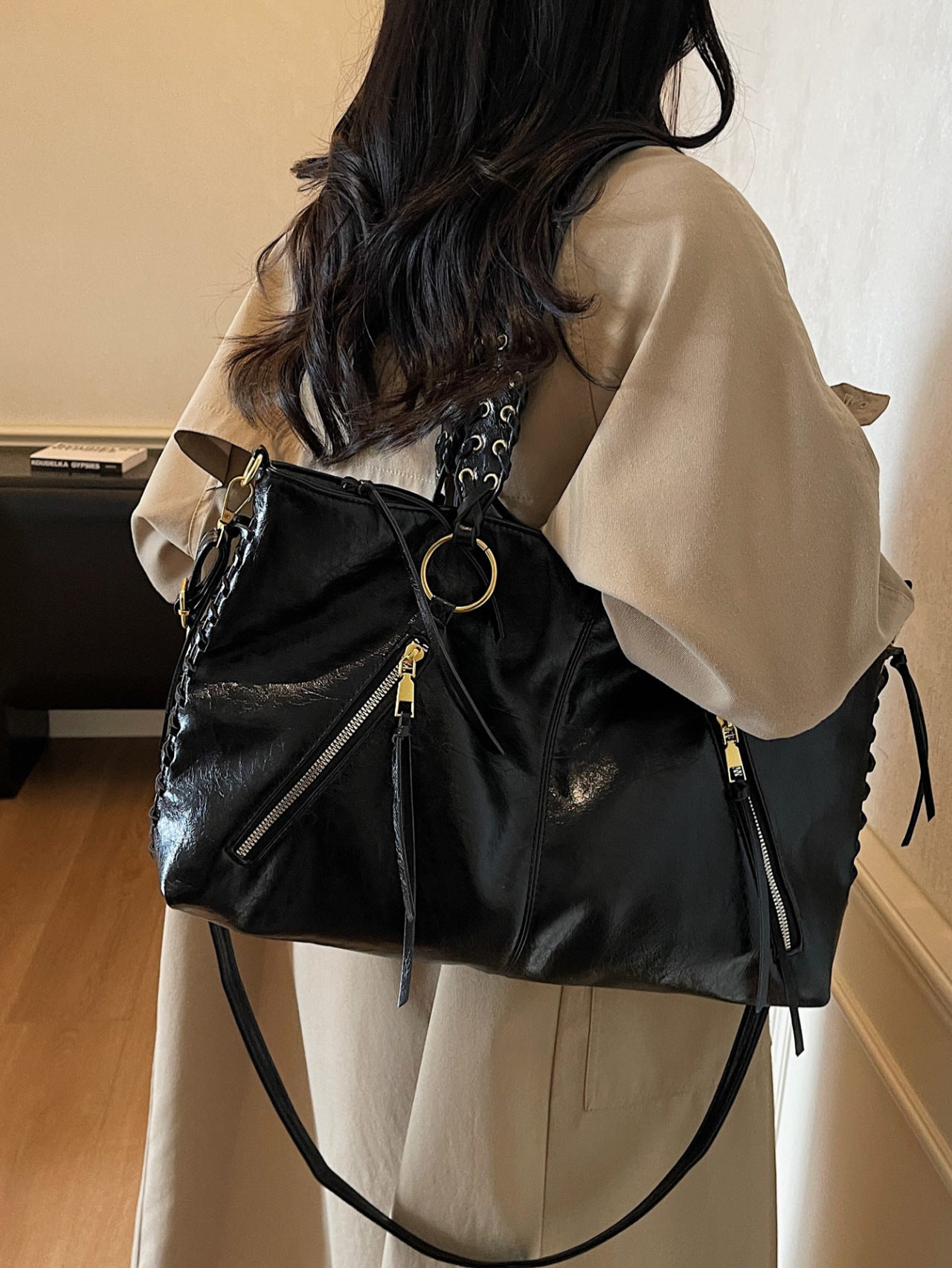 Women's Large Capacity Totes Retro Simple High-grade Affordable Luxury Fashion Women's Shoulder Bag