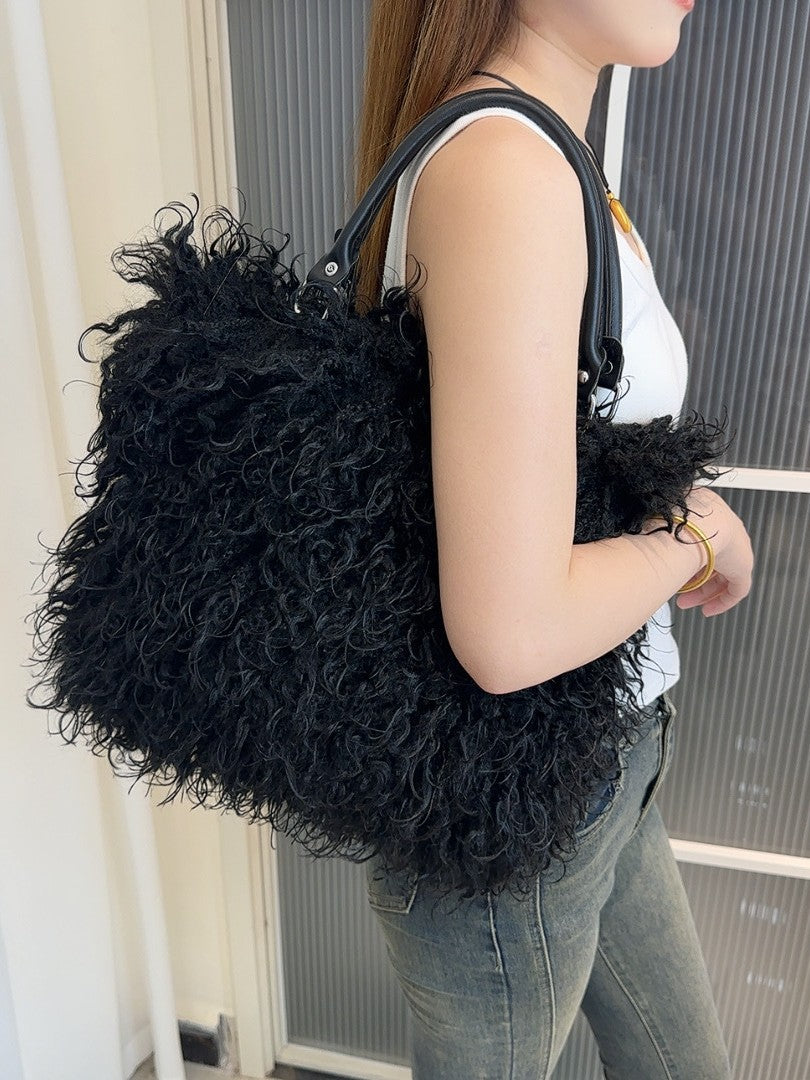 Women's Fashion Sense Fur Large Capacity Imitation Sheep Beach Tote Bags
