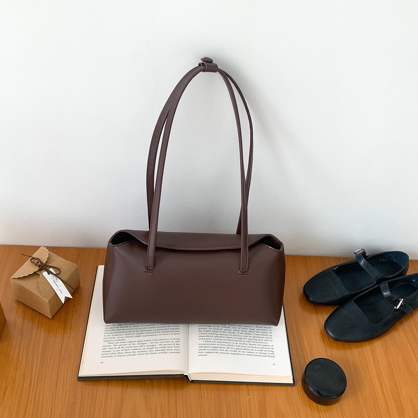 Women's Simple Commute Fashion Niche Underarm High-grade Solid Color Women's Shoulder Bag