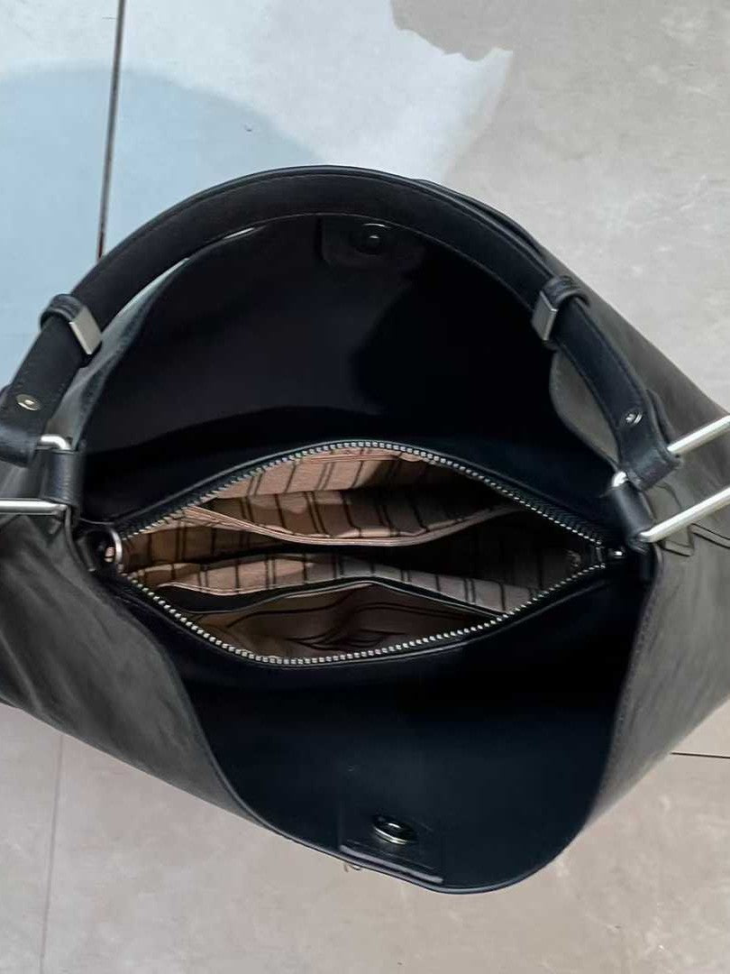 Women's Simple Fashion Large Capacity Versatile Flocking Soft Tote Bag
