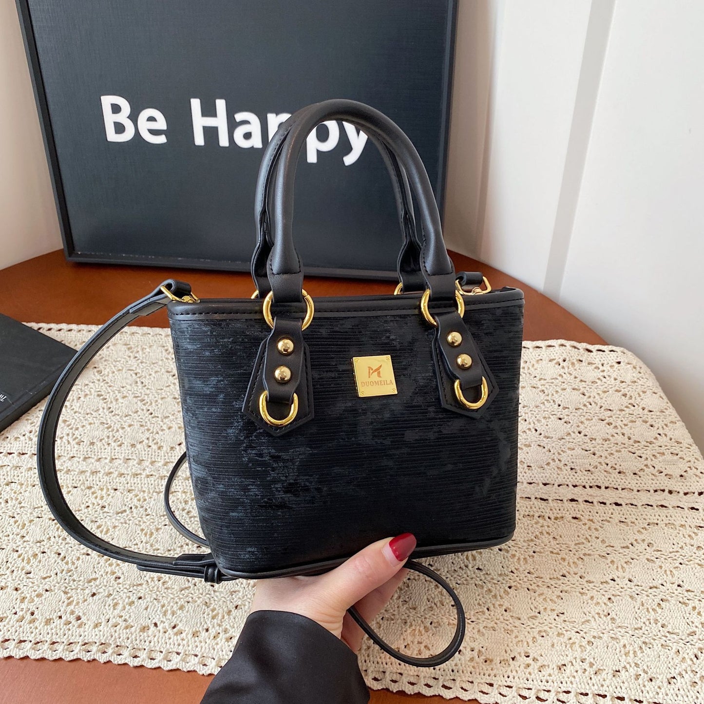 Women's High Quality Fashion Pop Commuter Portable Women's Shoulder Bag