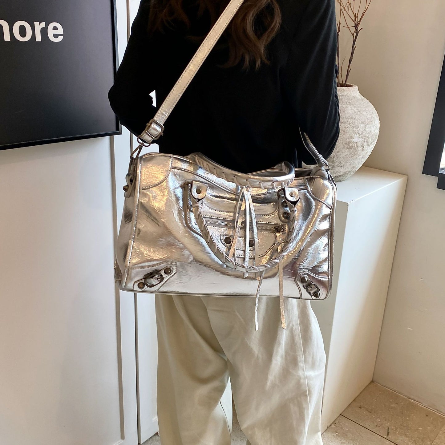 Niche Fashion Rivet Motorcycle High-grade Large Bags