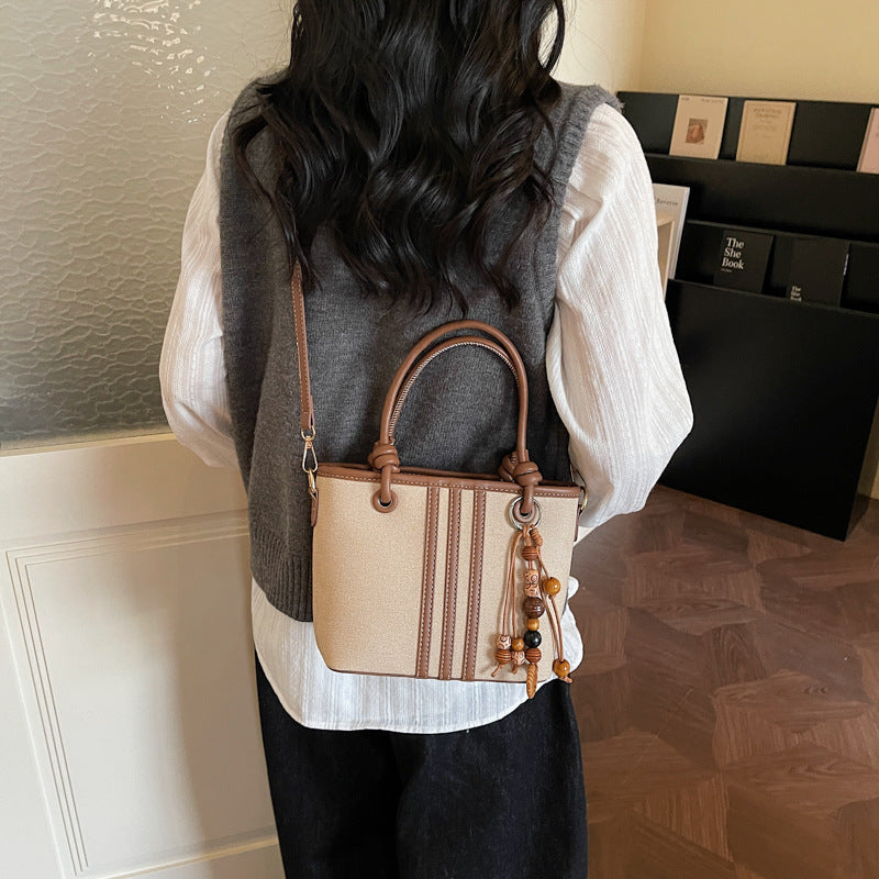 Women's Western Style Underarm Fashion Commuter Texture Women's Shoulder Bag