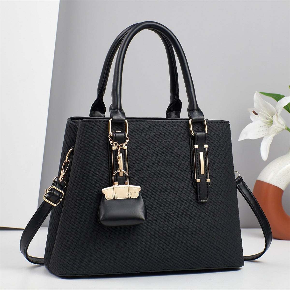 Women's Striped Change Large Capacity Fashion Portable Women's Shoulder Bag