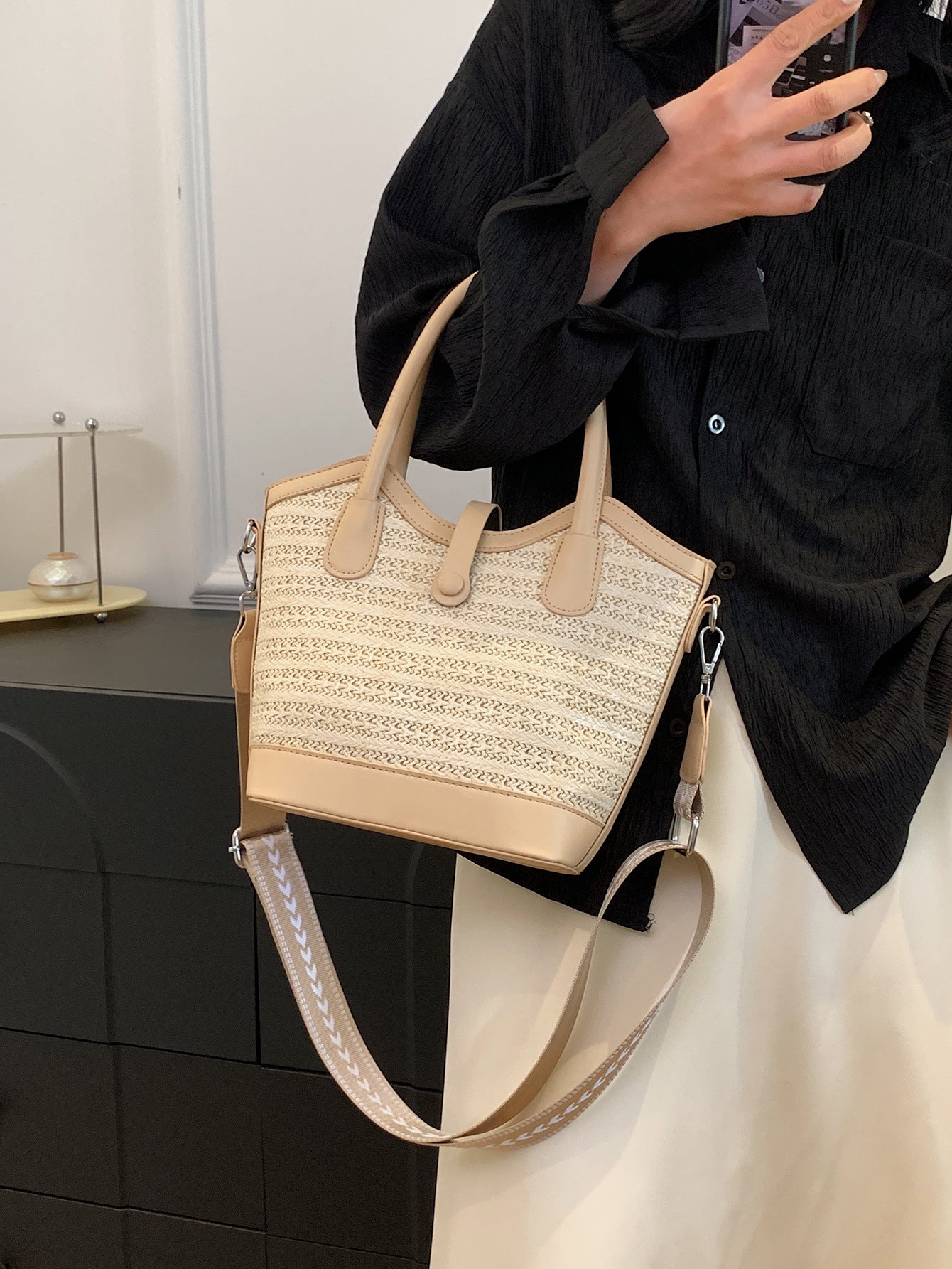 Women's Large Capacity Woven Fashion Straw Seaside Bucket Bags