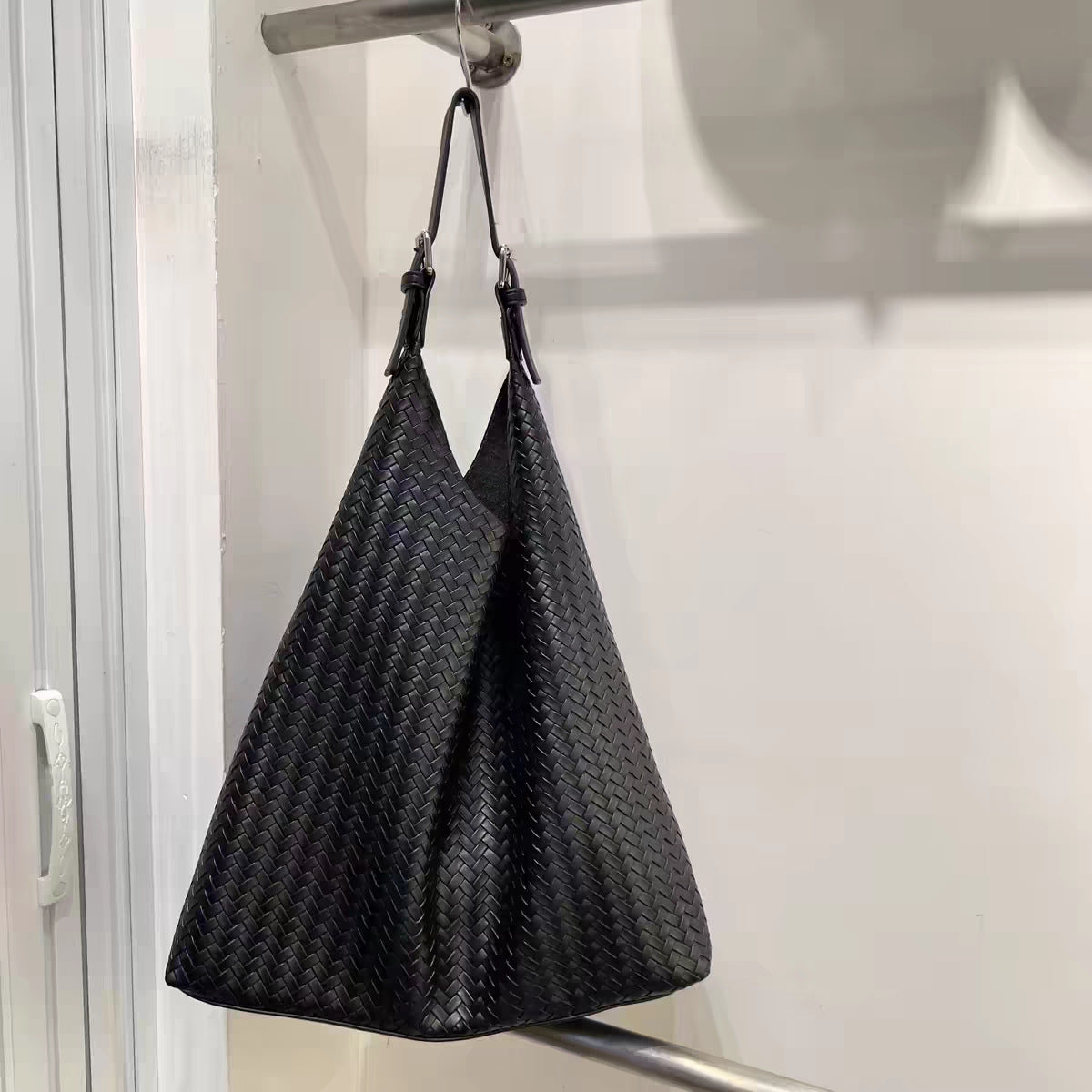 Women's Fashionable Soft Leather Woven Large Capacity Bags