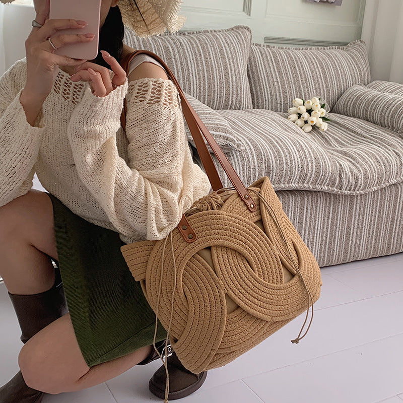 Women's Niche Woven Fashion Vacation Hollow Large Women's Shoulder Bag