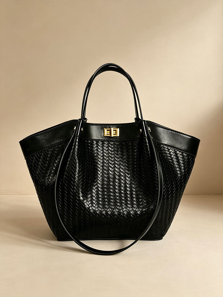 Women's Spring French Minority High-grade Loose Holiday Shoulder Bags