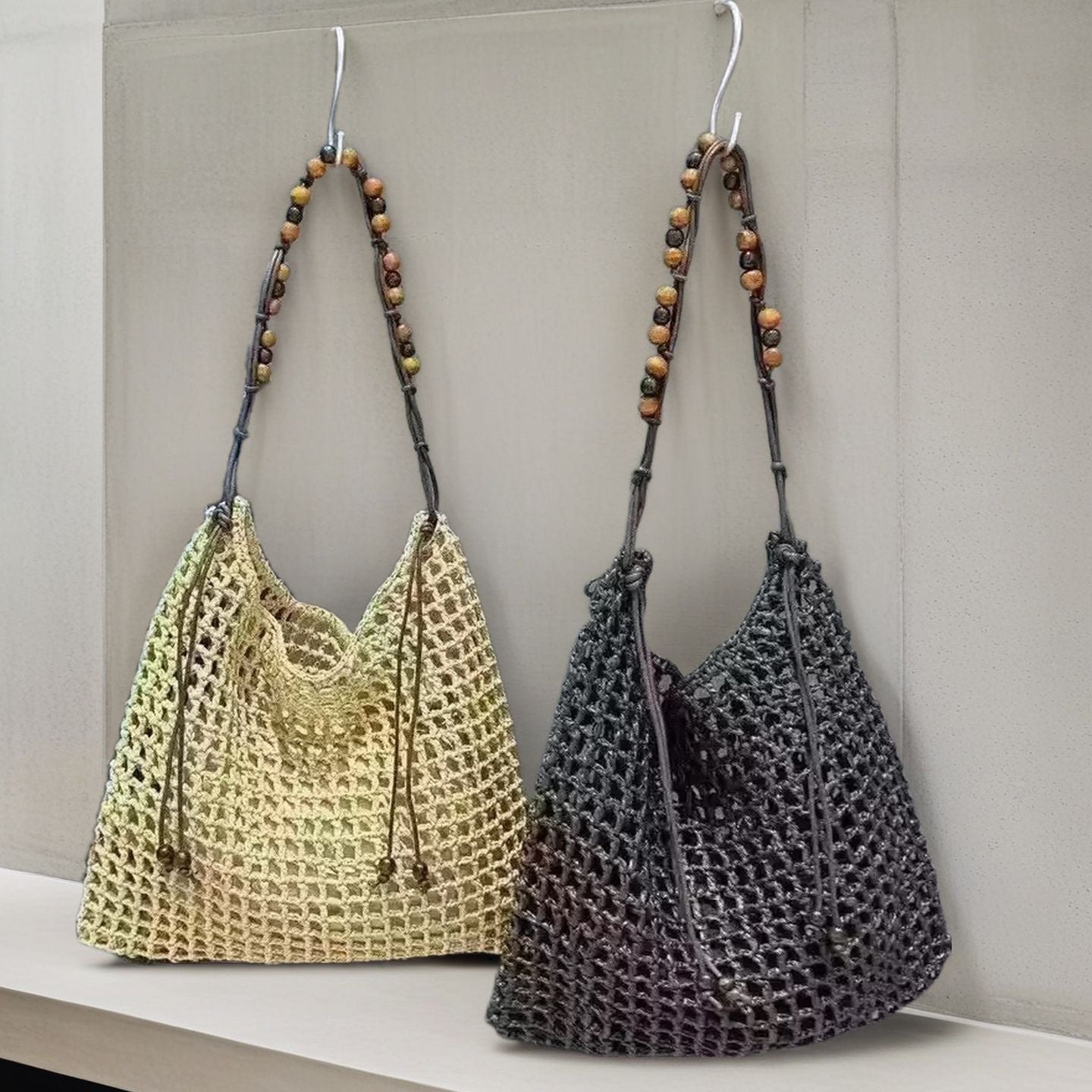 Women's Large Capacity Wooden Bead Hand-woven Vacation Style Tote Bags