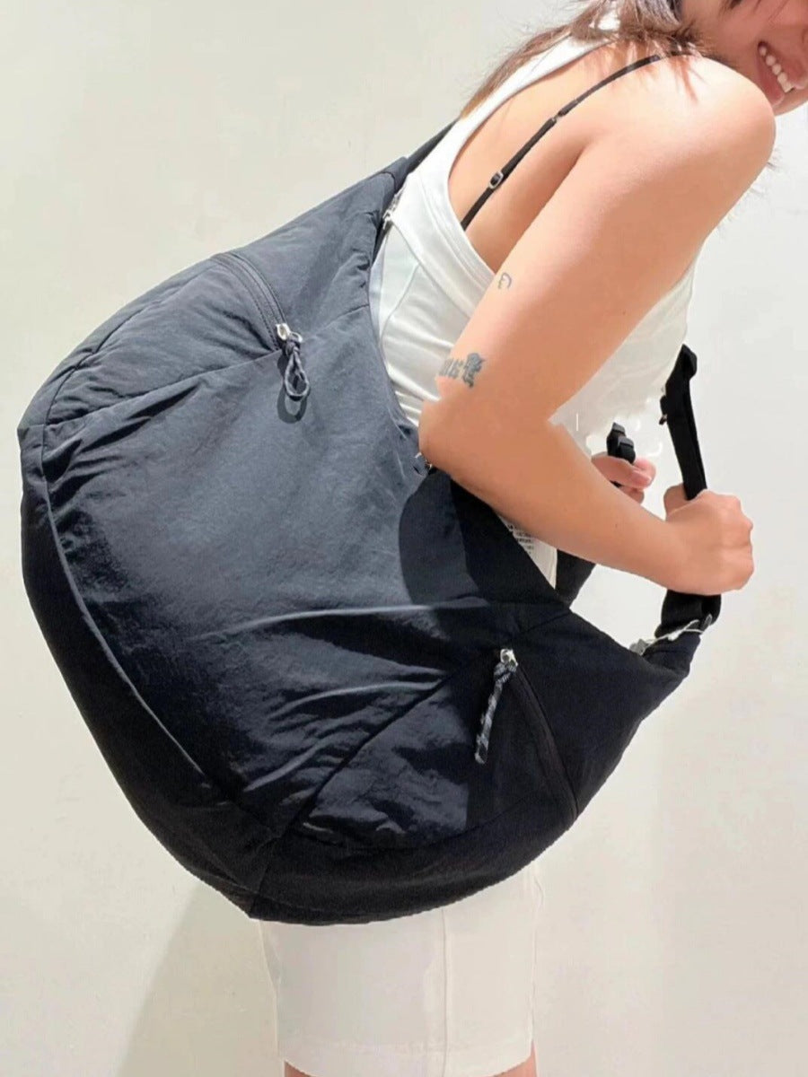 Crescent Dumpling Leisure Commuter Underarm Lightweight Women's Messenger Bag